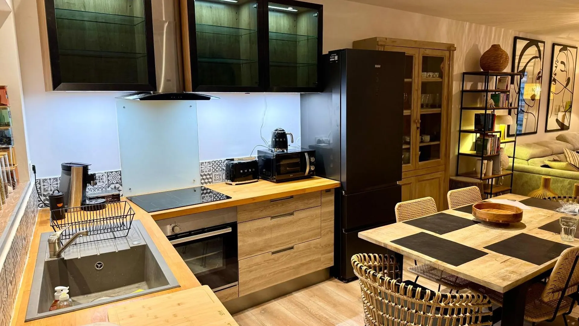 Superbe Appartement Grande Terrasse Centre Ville St Remy Saint-Remy-de-Provence France
